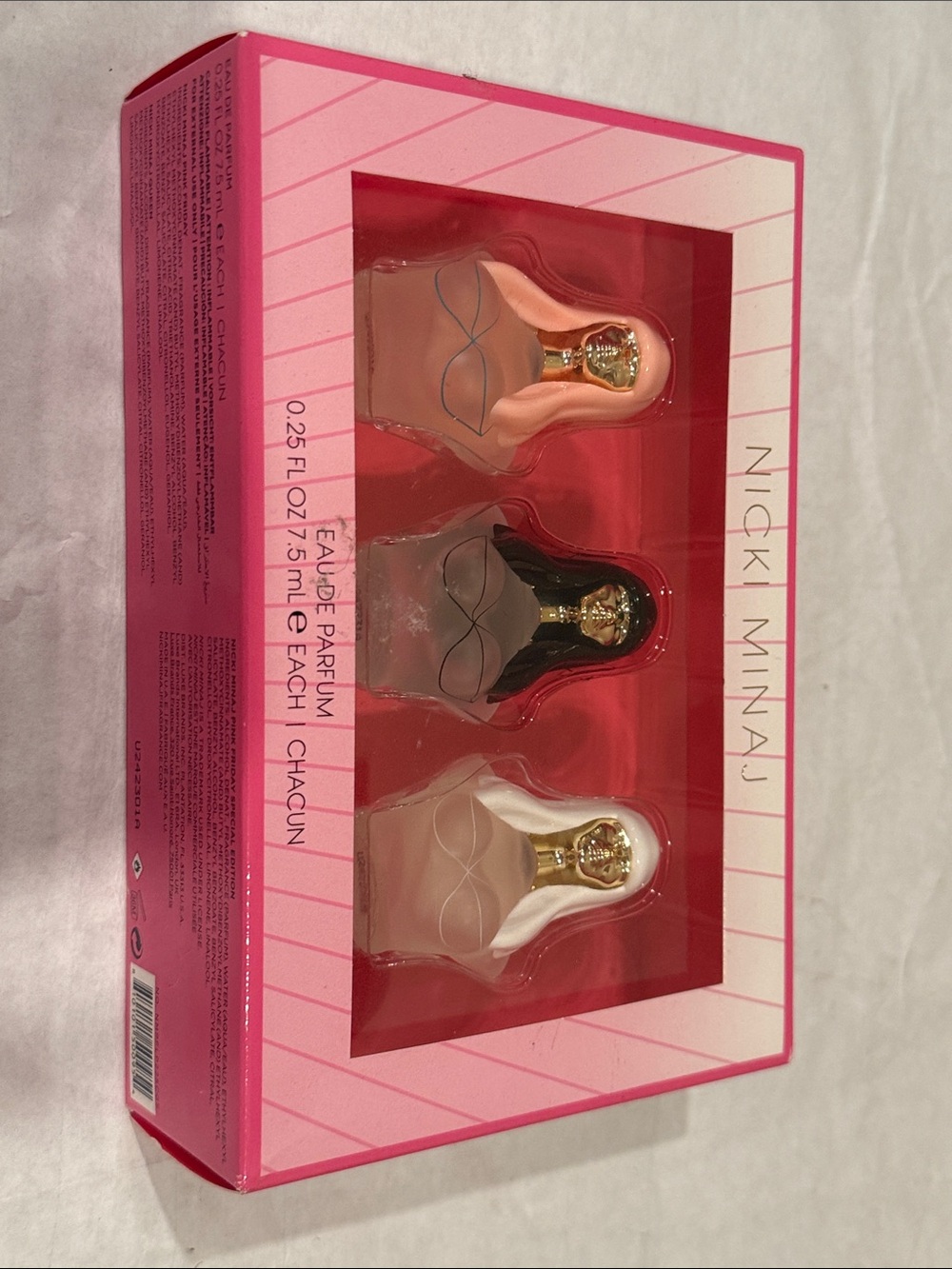 🩵Nicki Minaj Mini Perfume Trio - Pink, Black, White Bottles - Picture 5 of 8